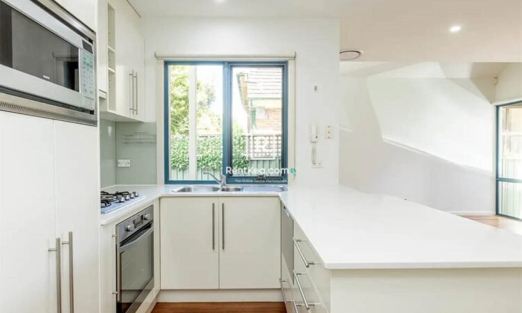 2 Bedrooms Townhouse for Rent in Lilyfield Road Lilyfield NSW 2040 Australia