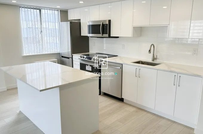 Cresta Apartments 855 Jervis Street Vancouver Canada