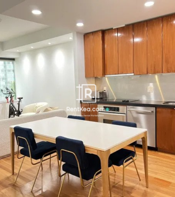 1333 W Georgia Street Vancouver BC V6E 4V3 Canada