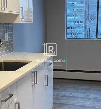 1655 St Haro Aprts Vancouver BC Canada