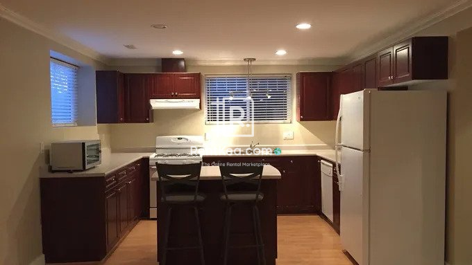 2975 West 14th Avenue #2b Vancouver BC Canada